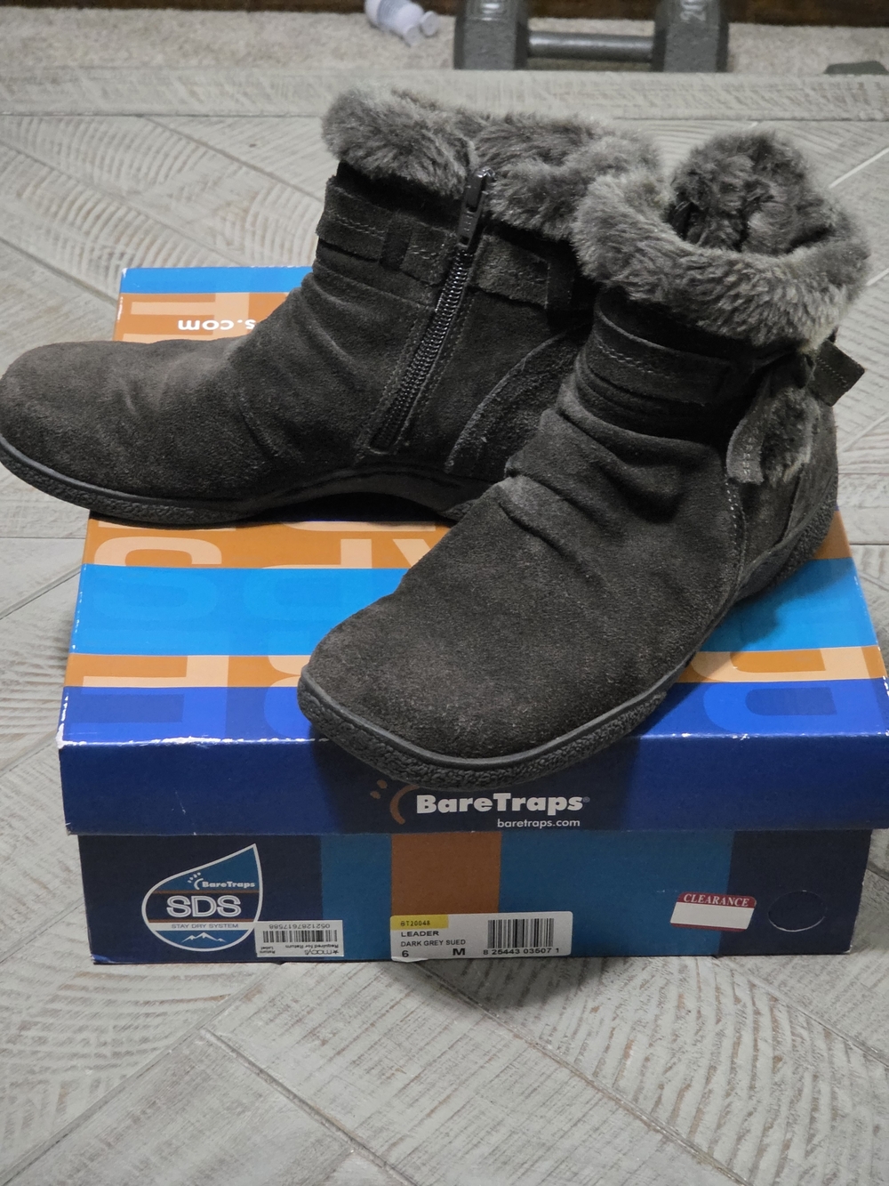 BareTraps Leader Dark Grey Suede Faux Fur Ankle Boots Women’s 6M